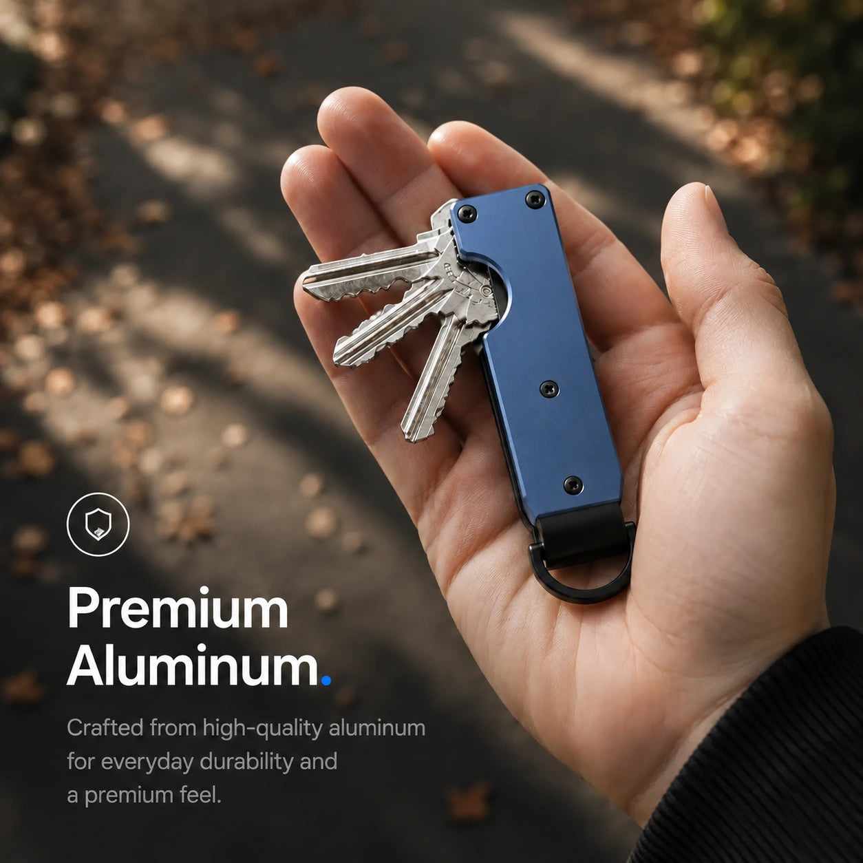 Horizon Blue compact tracking key organizer showing the exterior finish #color_Horizon Blue