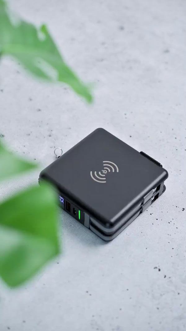 AirCard Apple Find My wallet tracker — wireless charging